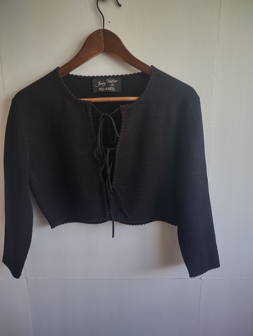 Ply Knits JENNY SCALLOPED CARDIGANTie-Front Cropped Cotton Blend Black Cardigan - Picture 4 of 8